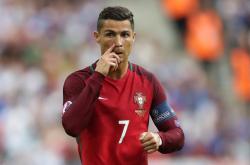 出色发挥首场状态出色，德国队观众沸腾！阿扎伦卡重返赛场引发球迷热议